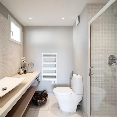 Luxury - Pretty 3 Bedroom To Rent With 50m Terrace * Cannes